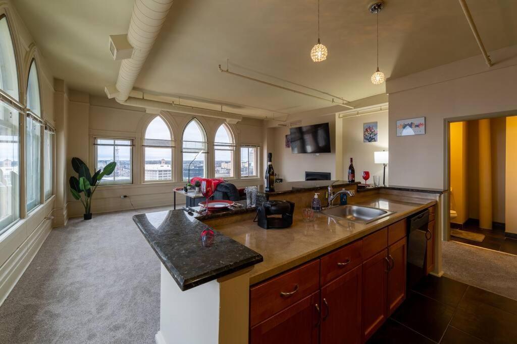 Apartamento King Bed W/ Panoramic Views Of Dt! Rochester Exterior foto